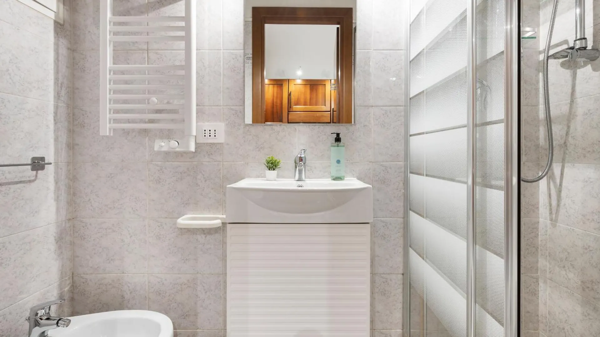 White Flat Sanniti Appartement Rome